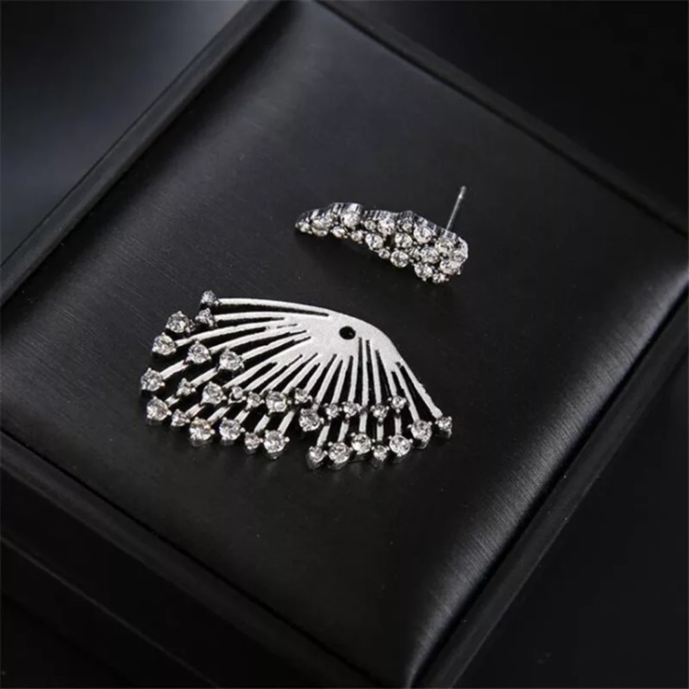 ⚜️[𝟯/$𝟮𝟴]⚜️Big Crystal Silver Gun Earrings New - Picture 3 of 15